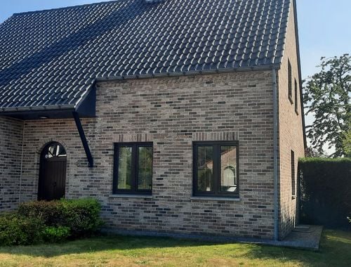                                        Maison à louer à Neeroeteren, € 1.250
