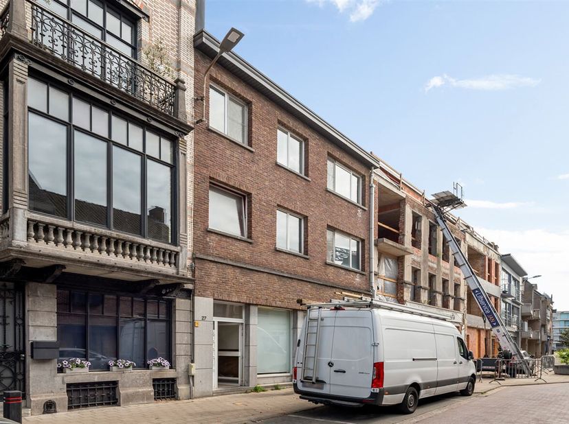 Handelshuis te koop in het hart van Willebroek 4 entiteiten + ruim handelspand<br />
In het centrum van Willebroek vindt u dit karaktervolle handelshu