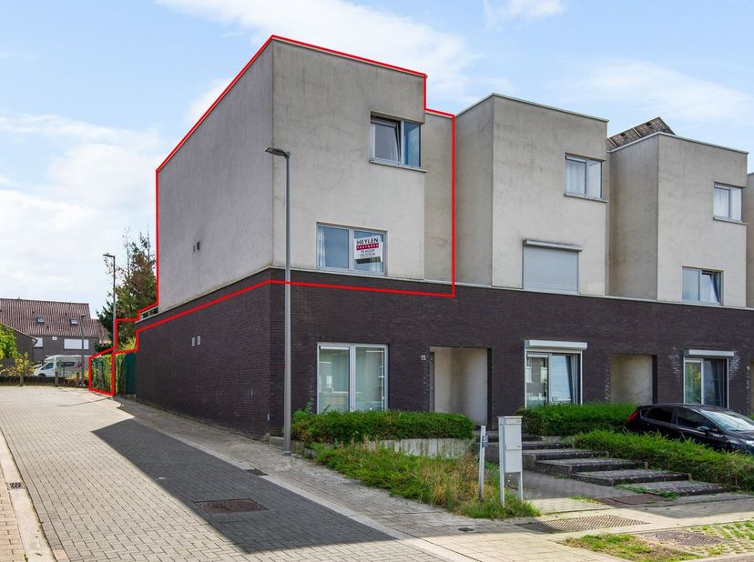 Instapklare duplex met 4  slaapkamers, terras en staanplaats in Machelen<br />
Op een rustige en goed bereikbare locatie in Machelen bevindt zich dit