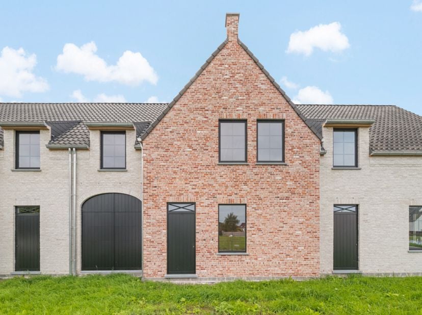 Huis te koop in Waterjufferstraat 44,
                    8750 Zwevezele