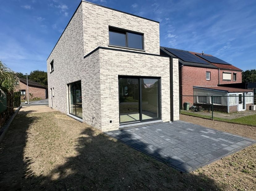 Maison à vendre
                    à 3665 As