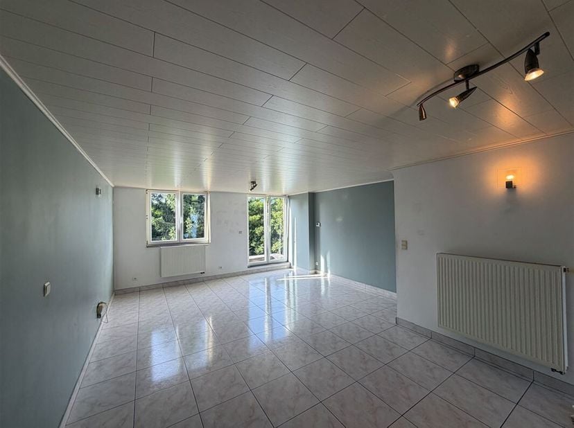 Mooi rijtjeshuis met garage, gebouwd in 2009, gelegen in Harchies. Ideale ligging: vlak bij alle voorzieningen en de snelwegen. <br />
Dit huis met be