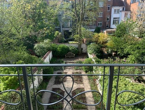                                         Duplex te huur in Elsene, € 2.300
