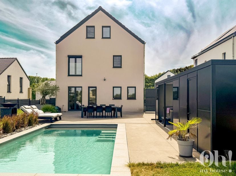 Oh my house vous présente une maison où tout a déjà été pensé pour vous offrir une qualité de vie exceptionnelle. Construite en 2020, cette propriété