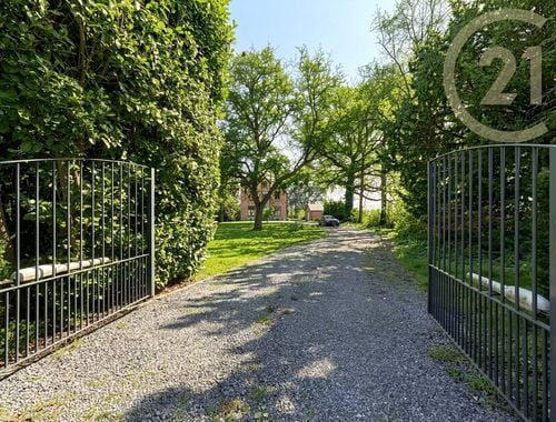                                         Woning te koop in Jemeppe-sur-Sambre, € 450.000
