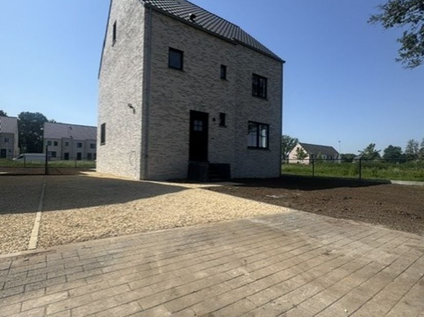 Instapklare, energiezuinige villa in rustige groene omgeving<br />
<br />
Bent u op zoek naar een moderne, instapklare woning waar u enkel nog hoeft t