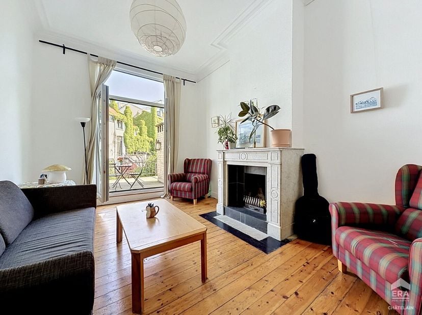[[ CE BIEN PARTICIPE À LA JOURNÉE MAISONS OUVERTES ERA LE 13/6 DE 13:00 À 14:00 ]] Ixelles  Place du Châtelain / Flagey  Appartement duplex 2 chambres