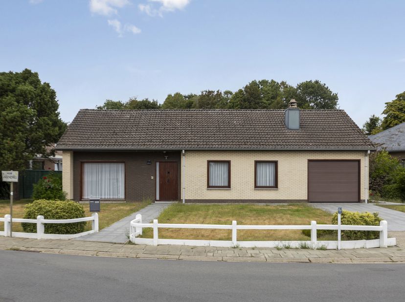 *** KIJKDAG 29/08 tussen 10u - 12u30 *** OP AFSPRAAK *** Op zoek naar comfortabel en zorgeloos wonen, volledig op het gelijkvloers? Deze instapklare b