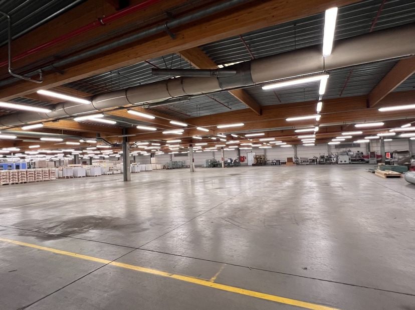 Bien professionnel à louer à Handelsstraat 21,
                    8020 Oostkamp