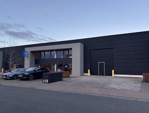                                         Magazijn met bureel te huur in Roeselare, € 6.561,83
