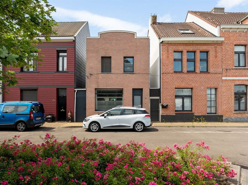 Instapklare starterswoning pal in het centrum<br />
Ligging: op wandelafstand van het centrum, openbaar vervoer, winkelcentrum Promenade, nabij treins