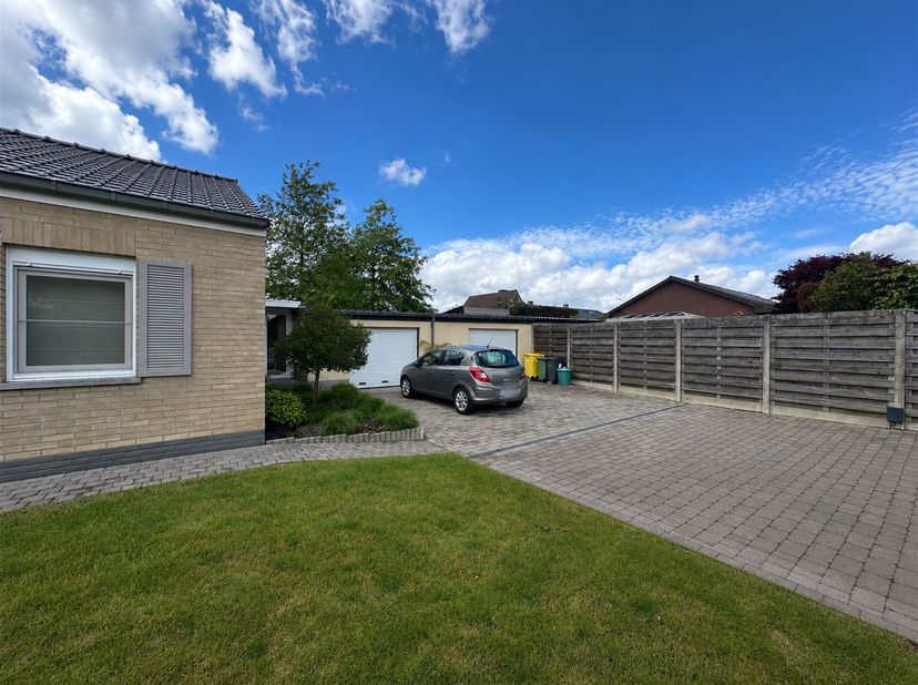 Spacieuse maison basse avec 3 chambres à coucher, garage et vérandas dans un endroit calme à Noorderwijk<br />
Cette maison basse spacieuse et parfai