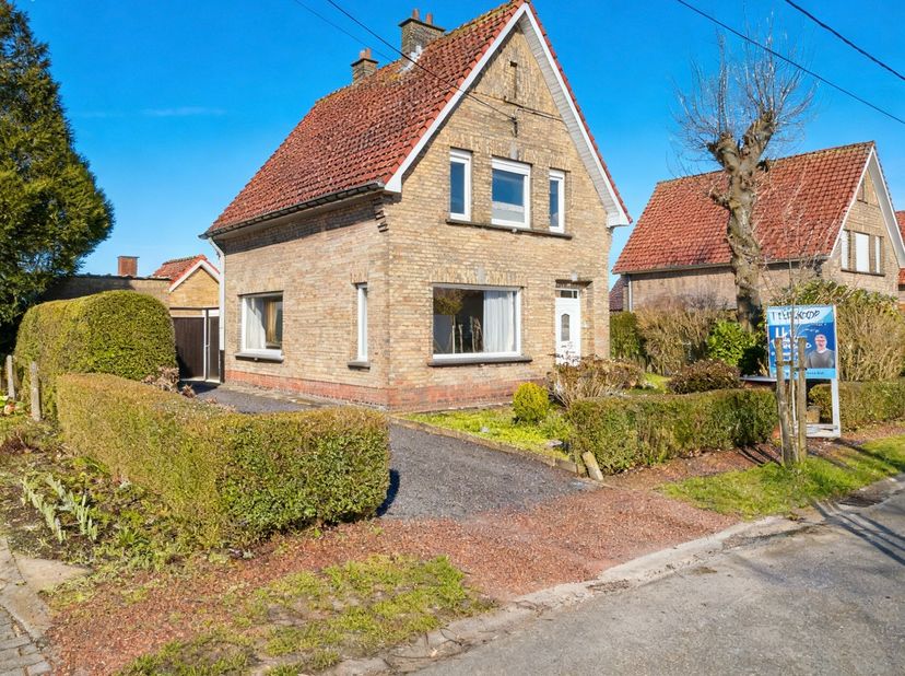 Op zoek naar een gezellige, alleenstaande woning met ruimte, rust en landelijk verzicht? Dan is deze eigendom in de gegeerde Berkenlaanwijk in Moorsel