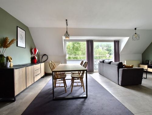                                         Penthouse à louer à Appels, € 875
