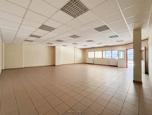                                         Commercieel Gebouw te huur in Oudenaarde, € 2.800

