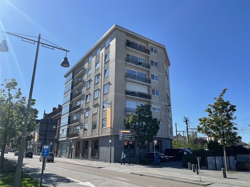 Bien professionnel à louer
                    à 3500 Hasselt