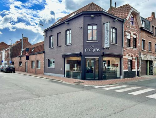                                         Maison à vendre à Le Bizet, € 330.000
