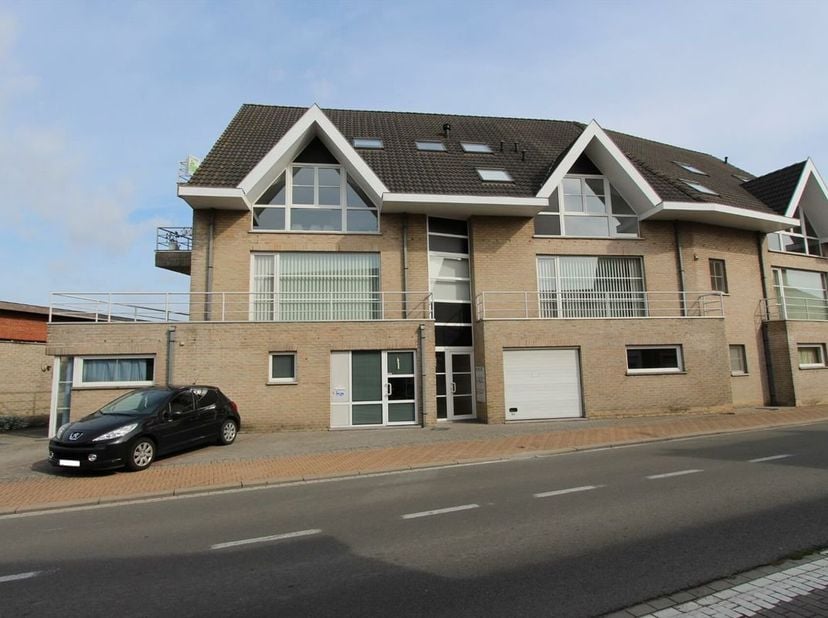 GEMEUBELDE VERHUUR<br />
<br />
Welkom in de Eernegemsestraat 28A bus 0401 in residentie Klaverblad. Hier vestigt zich een gezellig, modern en lichtri