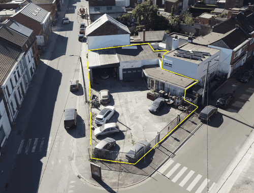                                         Handelszaak te koop in Couillet, € 219.000
