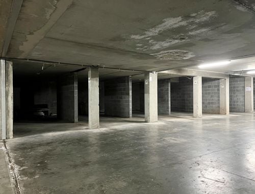                                         Garage en sous-sol à vendre à Woluwe-Saint-Lambert, € 18.500

