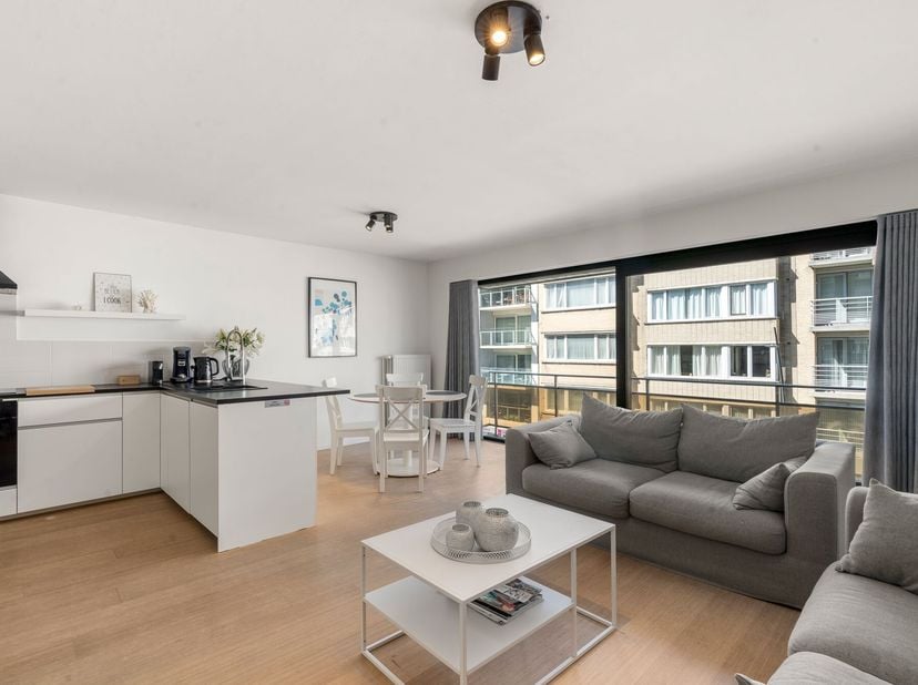 Appartement te koop in Torhoutsesteenweg 12 bus 2,
                    8400 Oostende