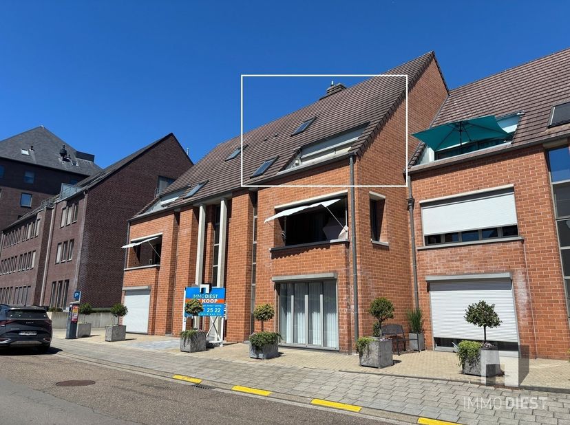 Deze woning doet mee aan Blauwe Zaterdag, de kijkdag van Immo Diest.<br />
Kom deze woning bekijken op zaterdag 13/06 tussen 13u-15u.<br />
Ben je g