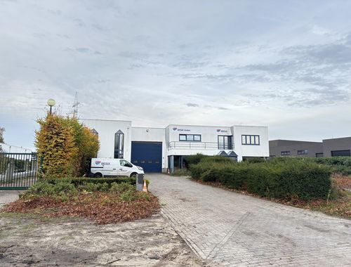                                         Bedrijfsgebouw te huur in Oelegem, € 6.500
