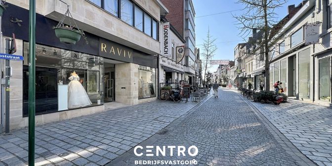 Bedrijfsvastgoed te huur in Ooststraat 120-122, 8800 Roeselare