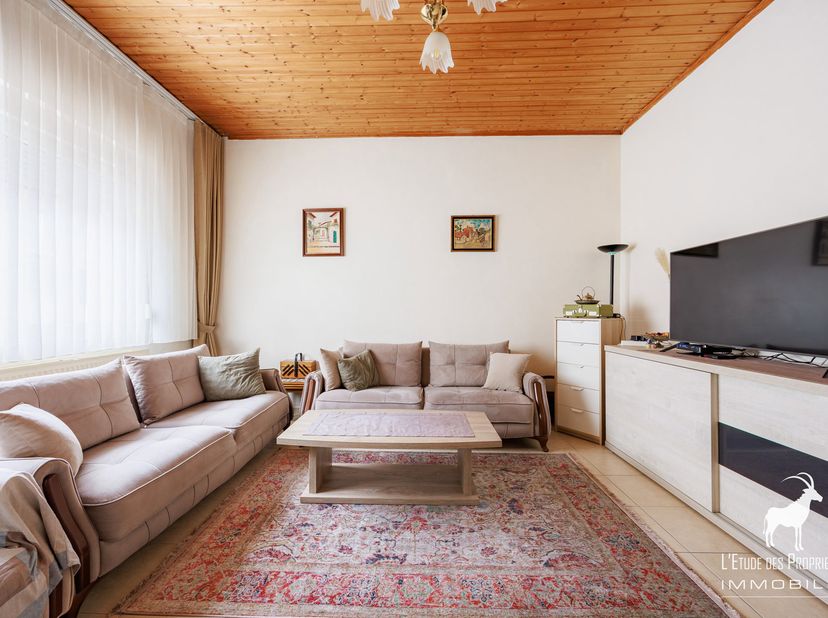 Referentie makelaar: V6031-1828<br />
*** VIRTUELE RONDLEIDING: https://envisite.net/vtour/fr/vab5fx/frame ***<br />
Ontdek deze prachtige woning, gel