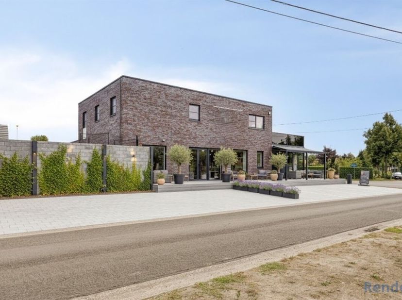 À VENDRE : immeuble commercial moderne aux possibilités infinies à Koersel !<br />
Vous rêvez d'avoir votre propre entreprise à un emplacement de prem