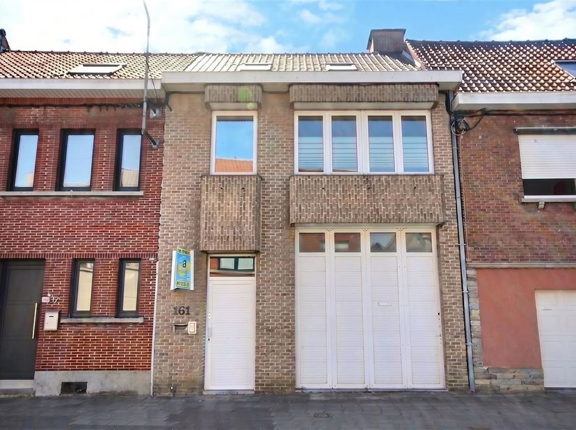 Maison bel-étage avec 2 chambres, grenier aménageable, terrasse et grand garage