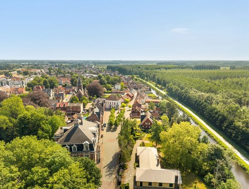                                         Bureaux à vendre à Moerbeke-Waas, € 375.000
