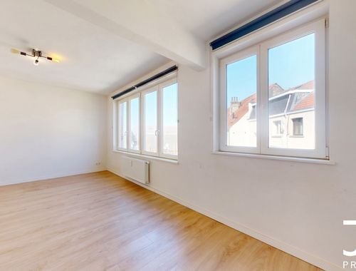                                         Studio te huur in Brussel, € 800
