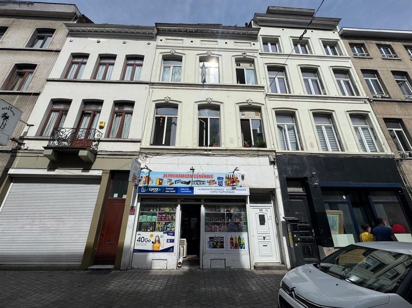 Wijk Marolles - Gemengd vastgoedobject bestaande uit een commerciële begane grond en 3 woningen - Volgens het bestemmingsplan is het pand bestemd voor