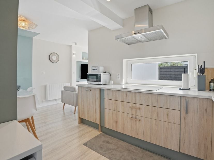 Recent gerenoveerde vakantiewoning (type bungalow) (renovatiejaar 2023) met 2 slaapkamers gelegen in het vakantiepark De Grote Zeemeeuwen te Koksijde.