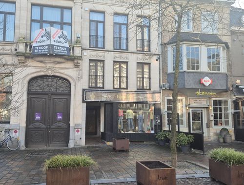                                         Rez-de-chaussée commercial à louer à Tielt, € 1.100
