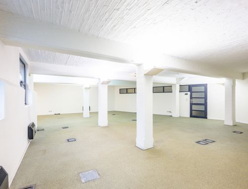                                         Bureaux à louer à Antwerpen, € 1.618

