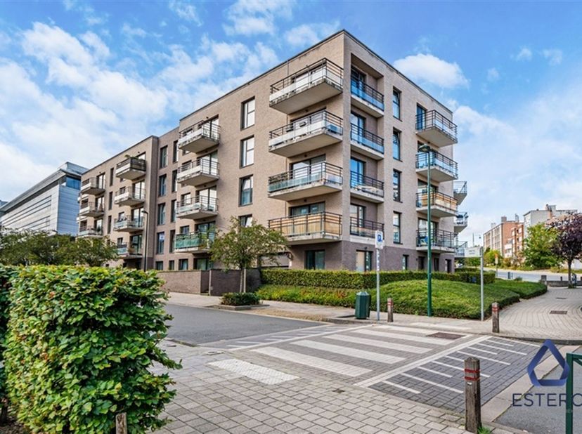 Appartement te koop in Ginette Javauxlaan 1-3 bus 32,
                    1160 Oudergem