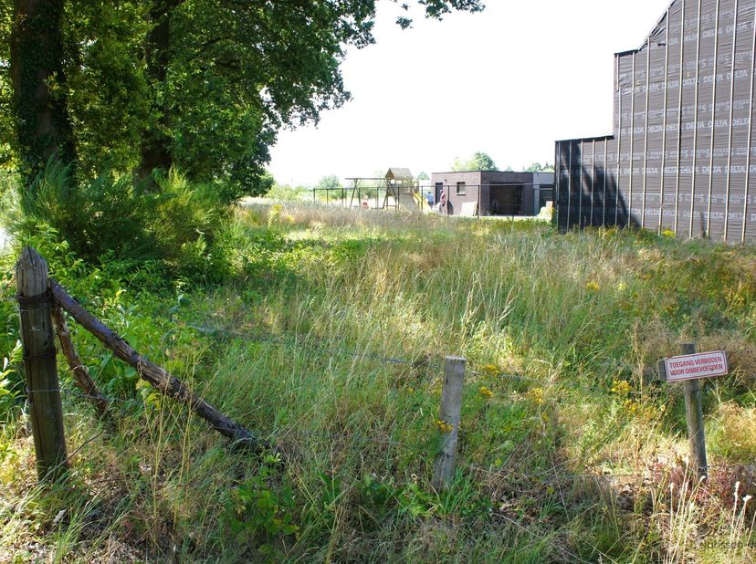 Terrain à bâtir de 683 m² destiné à un lotissement semi-ouvert à Oostmalle. <br />
<br />
Terrain à bâtir pour une habitation traditionnelle en rang
