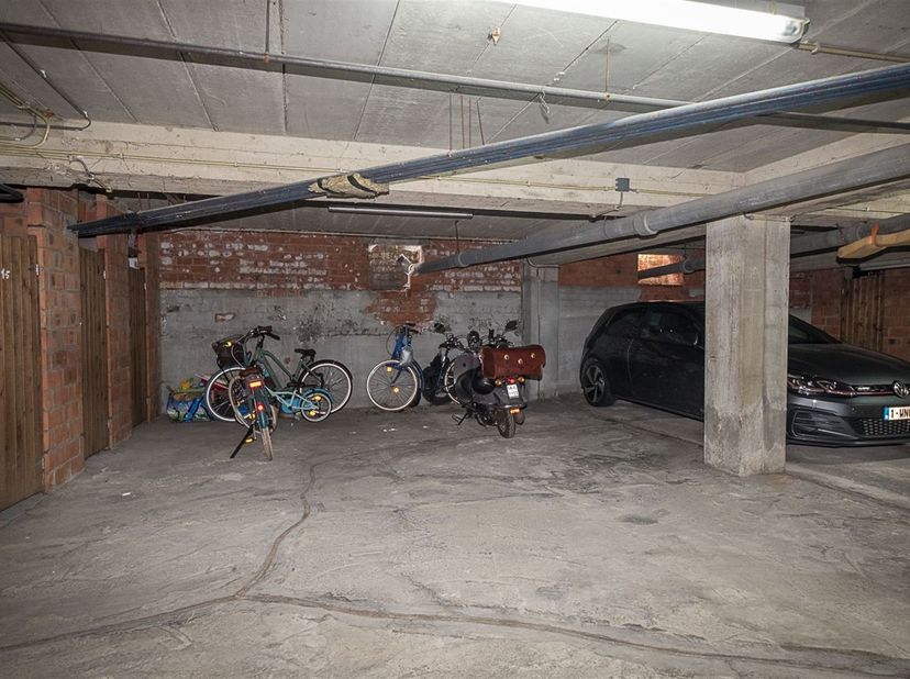 Garage à louer
                    à 2100 Deurne