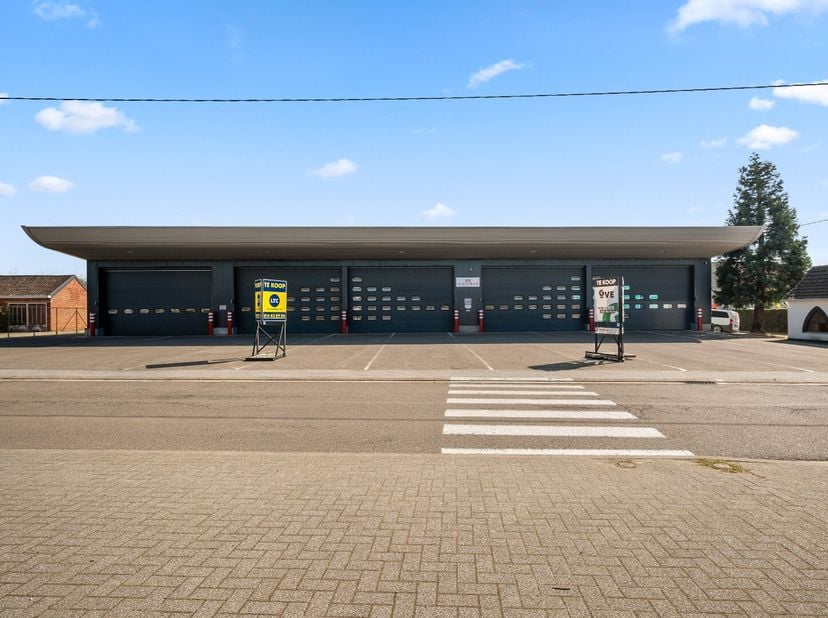 Bien professionnel à vendre
                    à 3440 Budingen