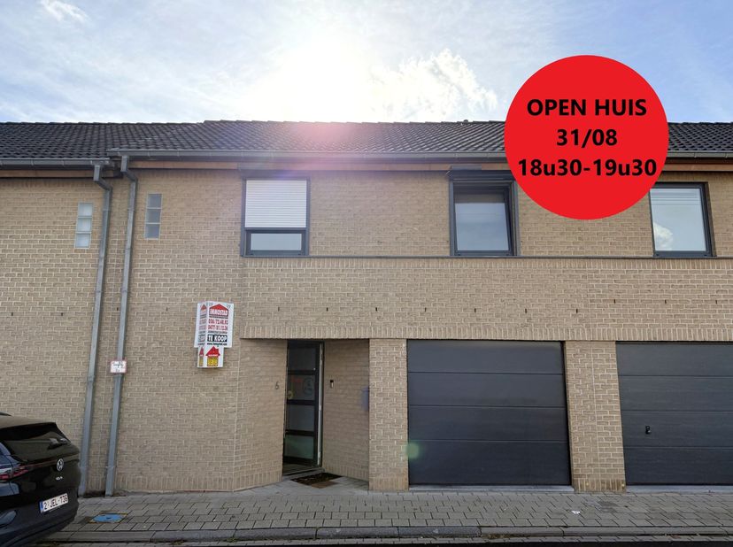OPEN HUIS MAANDAG 31/08 van 18.30u tot 19.30u.<br />
Op een centrale en praktische ligging te Wevelgem bevindt zich deze verzorgde en energiezuinige g