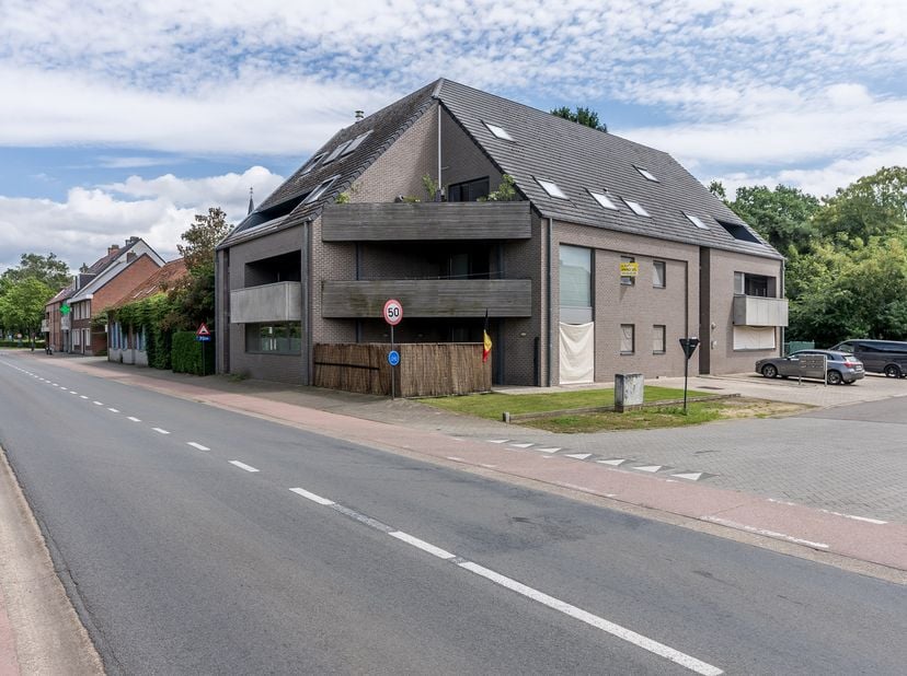 Instapklaar appartement met 2 slaapkamers<br />
Dit verzorgde appartement biedt een aangename combinatie van comfort, ruimte en een praktische indelin