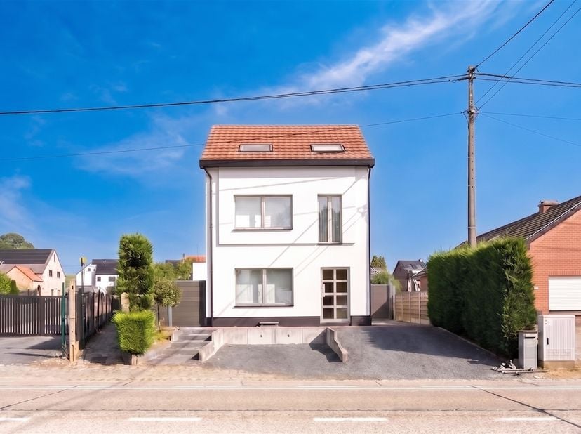 Gelegen op een boogscheut van het centrum van Lubbeek, met een vlotte verbinding naar Leuven en op een swing van Winge Golf &amp; Country Club, zijn wij v