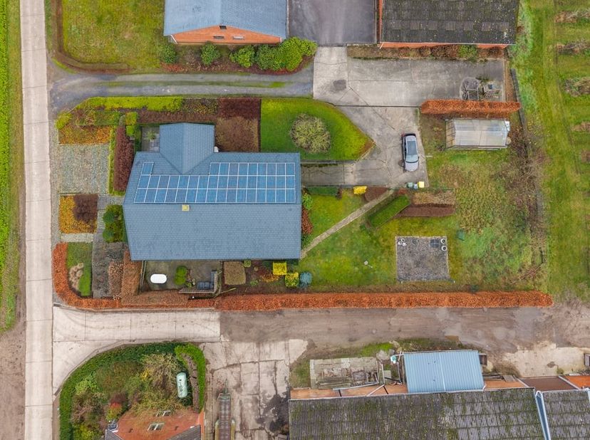 &amp;nbsp;Op Groenstraat 7A te Kortenaken bevindt zich deze bijzonder ruime gezinswoning, gelegen op een royaal perceel van maar liefst 26a82ca. De woning