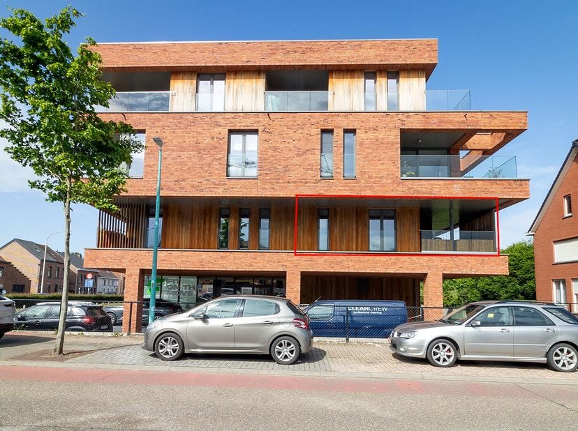 APPARTEMENT 2 CHAMBRES IMPECCABLE + PARKING<br />
<br />
Superbe appartement 2 chambres avec emplacement de parking et cave.<br />
<br />
Vous recherc