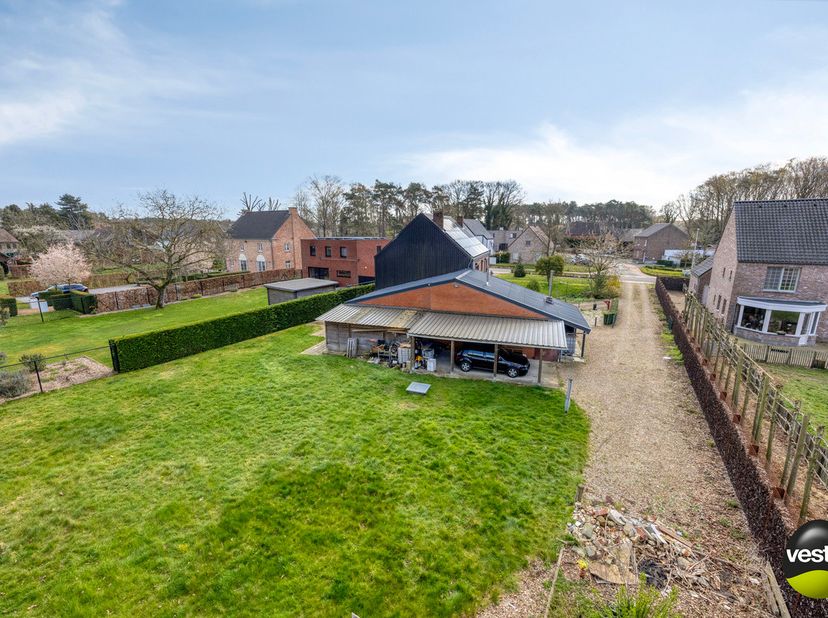 Bouwperceel gelegen te Zutendaal, Sprinkelestraat 89.<br />
<br />
Dit uniek gelegen perceel bevindt zich in een rustige omgeving, op wandelafstand va