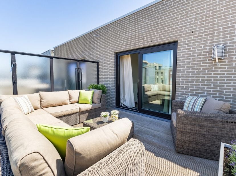 Middelkerke; duplex appartement te koop met 2 dakterrassen en een prachtig uitzicht! Dit duplex appartement biedt een unieke combinatie van comfort en