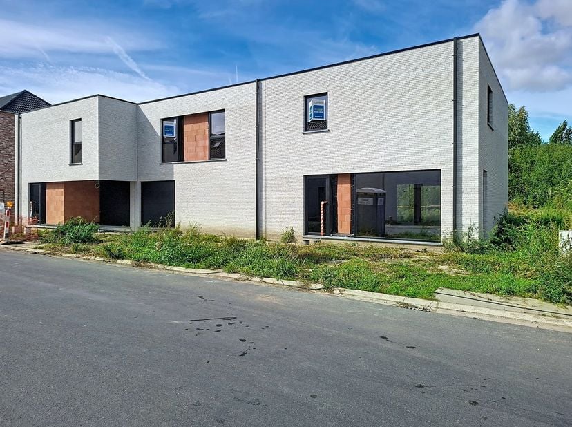 Huis te koop in Ouderwijk 10,
                    8810 Lichtervelde