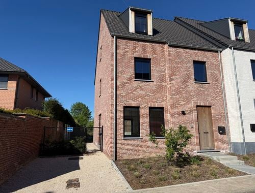                                         Maison exceptionnelle à louer à Hillegem, € 1.500
